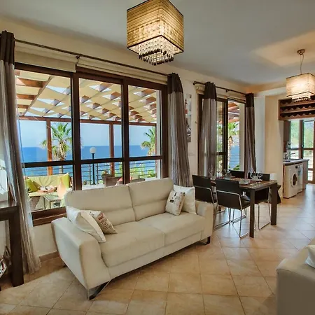 Kallinousa * ポモス