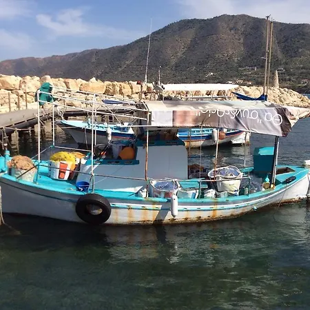 빌라 Kallinousa